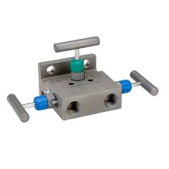 NOSHOK 3110-MFS, Soft Seat, Flange x 1/2" NPT Female, 316 Stainless Steel, 0.187" Orifice 3 Manifold Valve